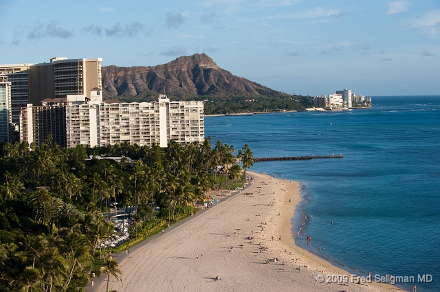 20091030_171324 D3.jpg - View of Beach and Diamond Head in distance